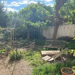 Deux Pieces Rez-De-Jardin